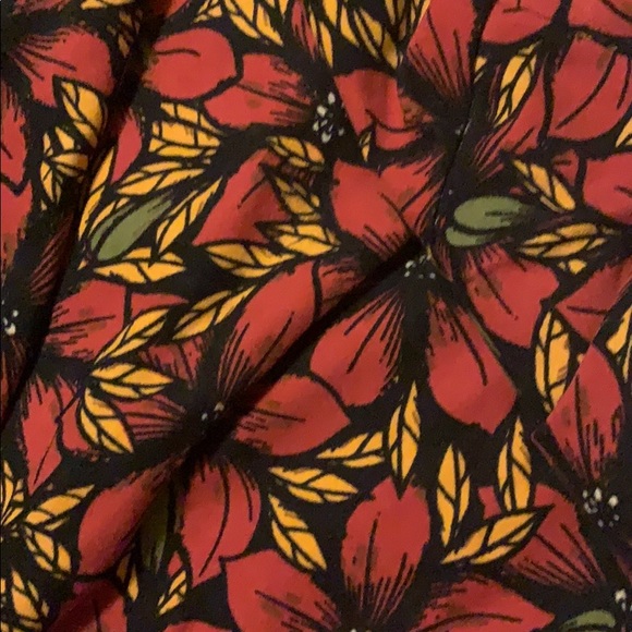Lularoe poinsettia leggings - Picture 3 of 3